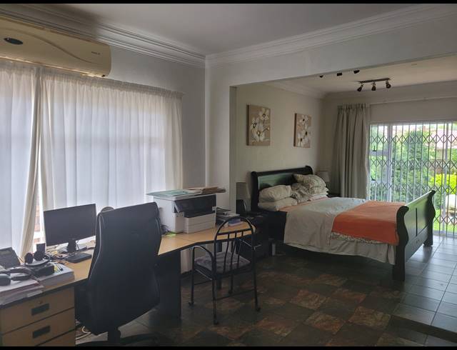 5 BEDROOM HOUSE SOLD IN SINOVILLE